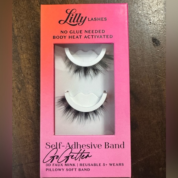 Lilly lashes
GoGetter
SELF-ADHESIVE
Semi-Bold Volume + Short Length - Picture 6 of 6